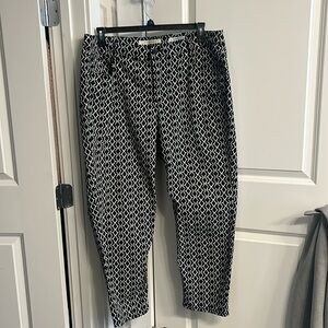 Jones New York Jeans Black and White Design 18w